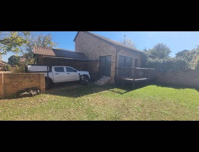 2 BEDROOM TOWNHOUSE FOR SALE IN AMBERFIELD